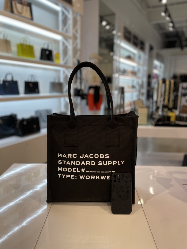مارك جيكوبز | MARC JACOBS