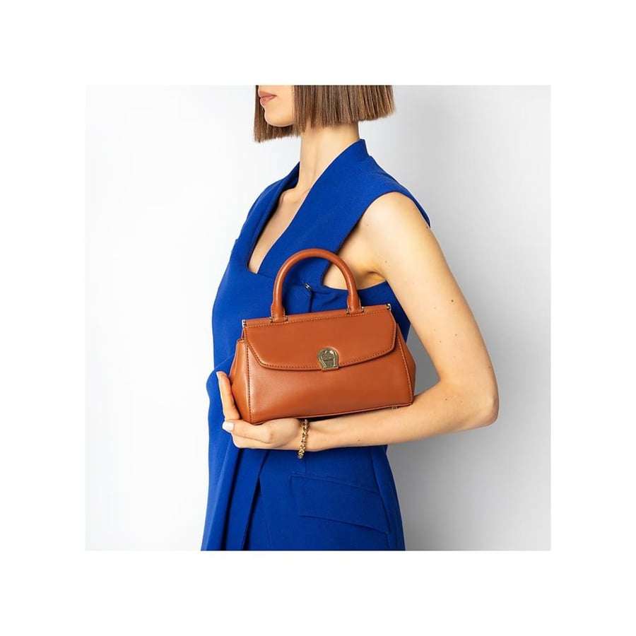اقنر | AIGNER