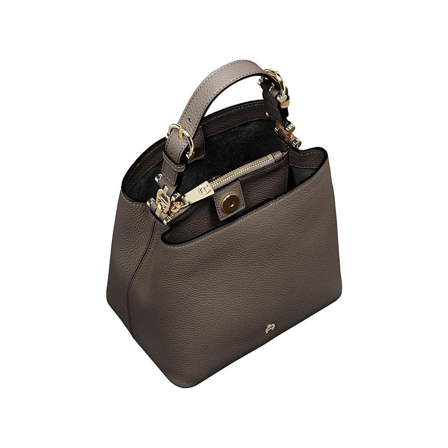 اقنر | AIGNER