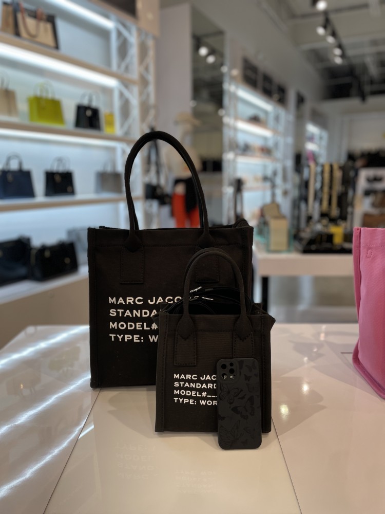 مارك جيكوبز | MARC JACOBS