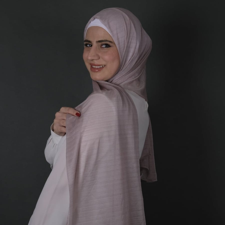طرحة كويتية شيفون بليسيه ستايل ناعم بلمسة عصرية