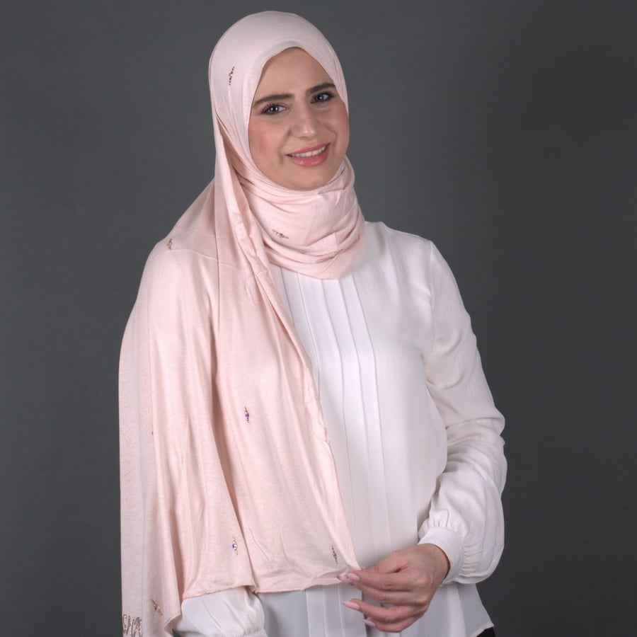 طرحة كشخة سادة مزينة بشفوارفسكي