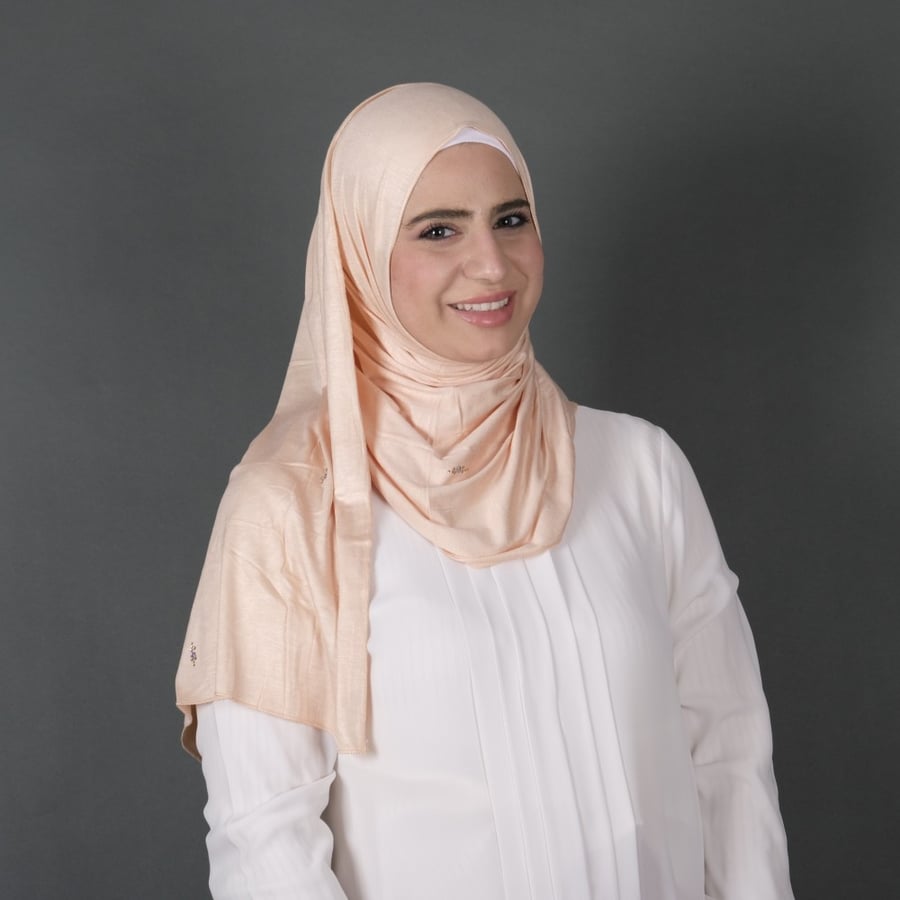 طرحة كشخة سادة مزينة بشفوارفسكي