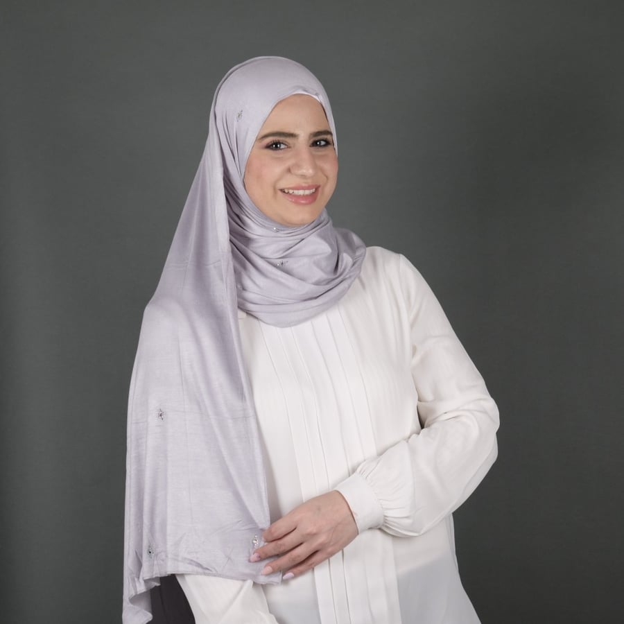 طرحة كشخة سادة مزينة بشفوارفسكي
