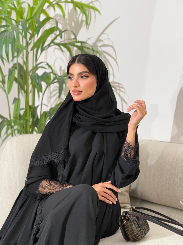 عباية كريب كوري أسود مع دانتيل فرنسي قصة دبل كلوش