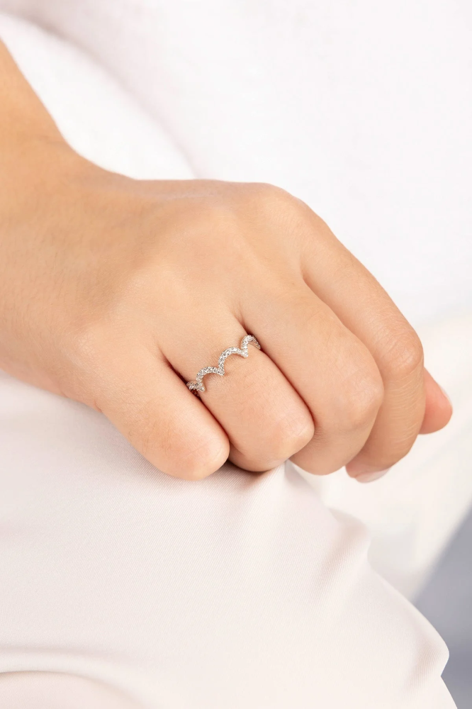 APM Monaco | croisette | Sterling Silver | خاتم فضي متموج مرصع