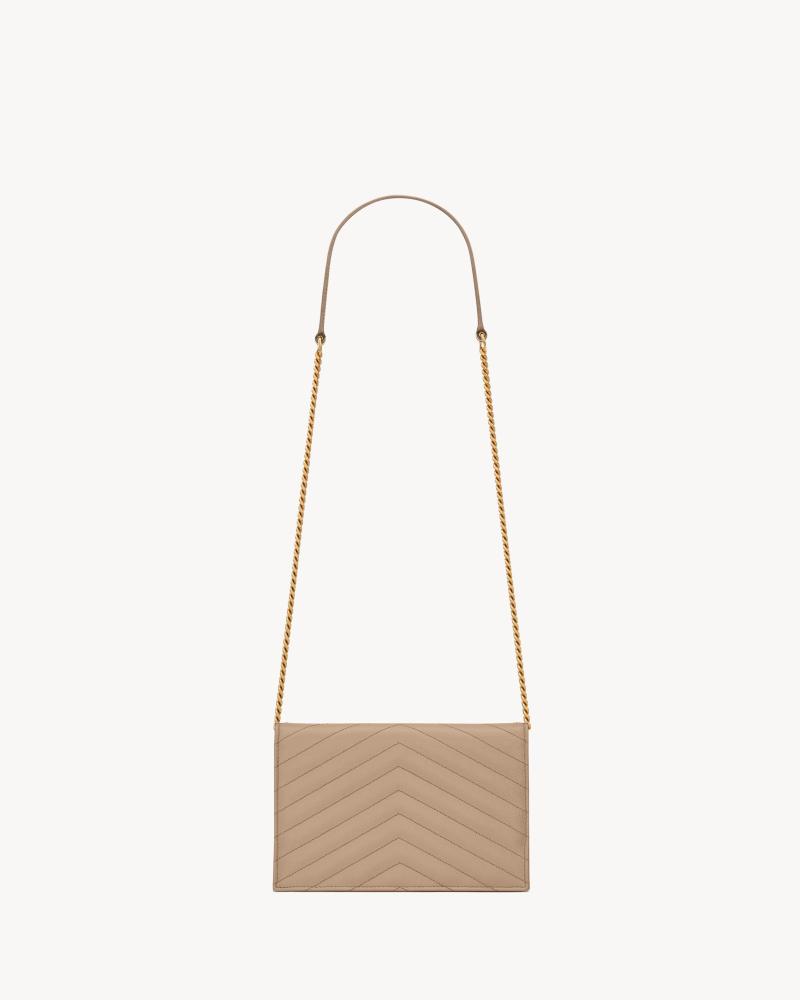 Saint Laurent | CASSANDRE ENVELOPE CHAIN WALLET EN CUIR GRAIN DE POUDRE | DARK BEIGE