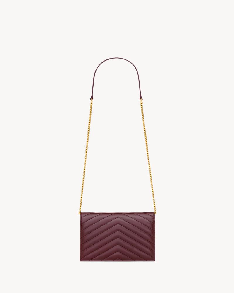 Saint Laurent | CASSANDRE ENVELOPE CHAIN ​​WALLET IN LAMBSKIN | RED CABERNET