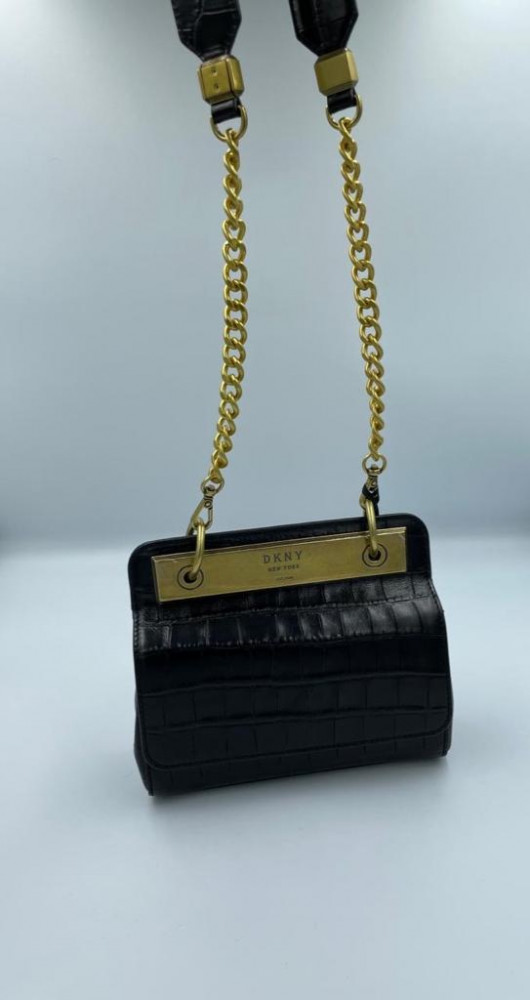 شنطه دكني Dkny