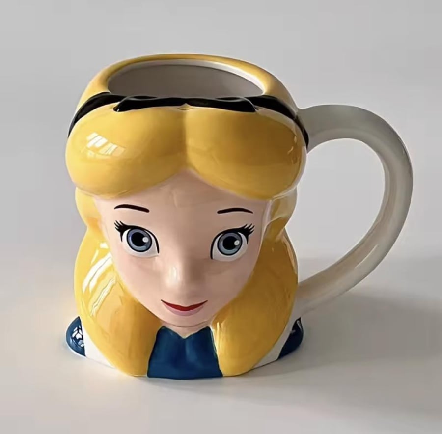 كوب اليس في بلاد العجائب | Disney