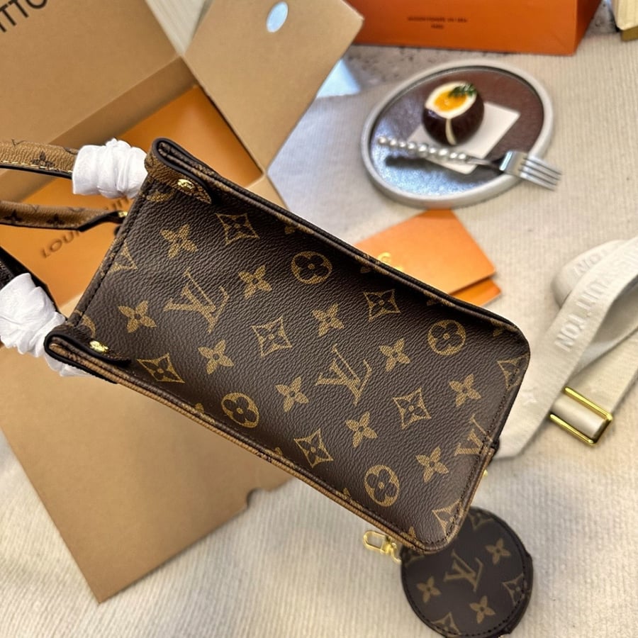 Mini Lv Louis Vuitton bag