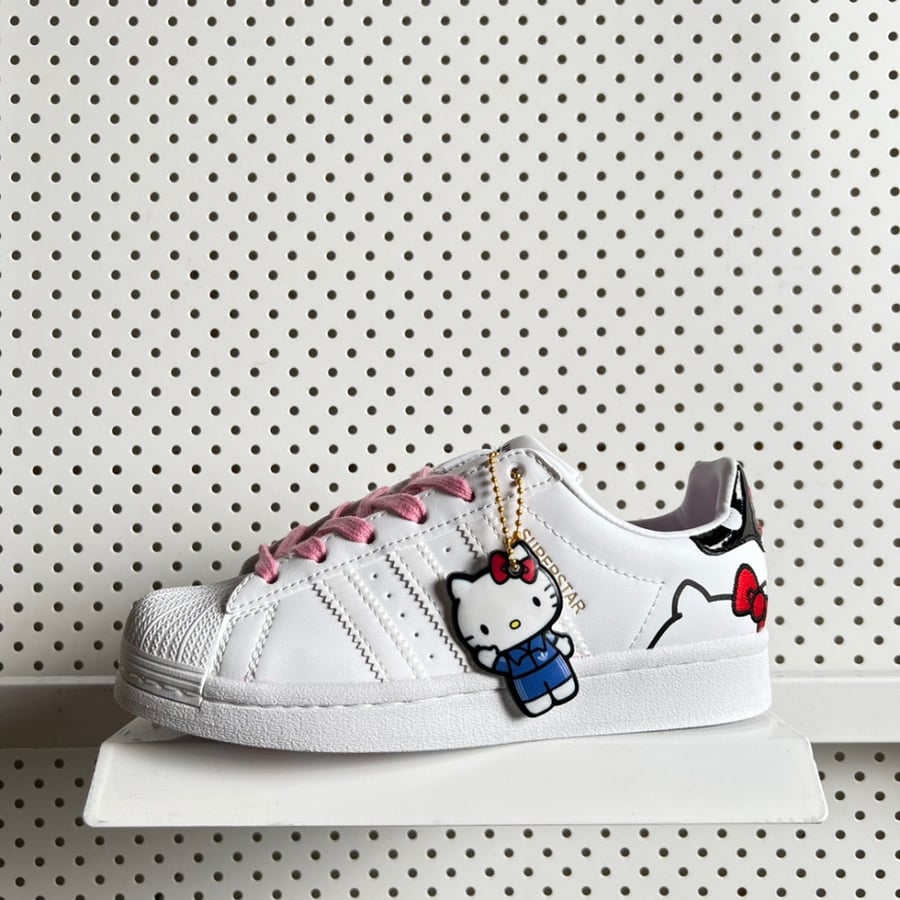 هيلو كيتي-Adidas
