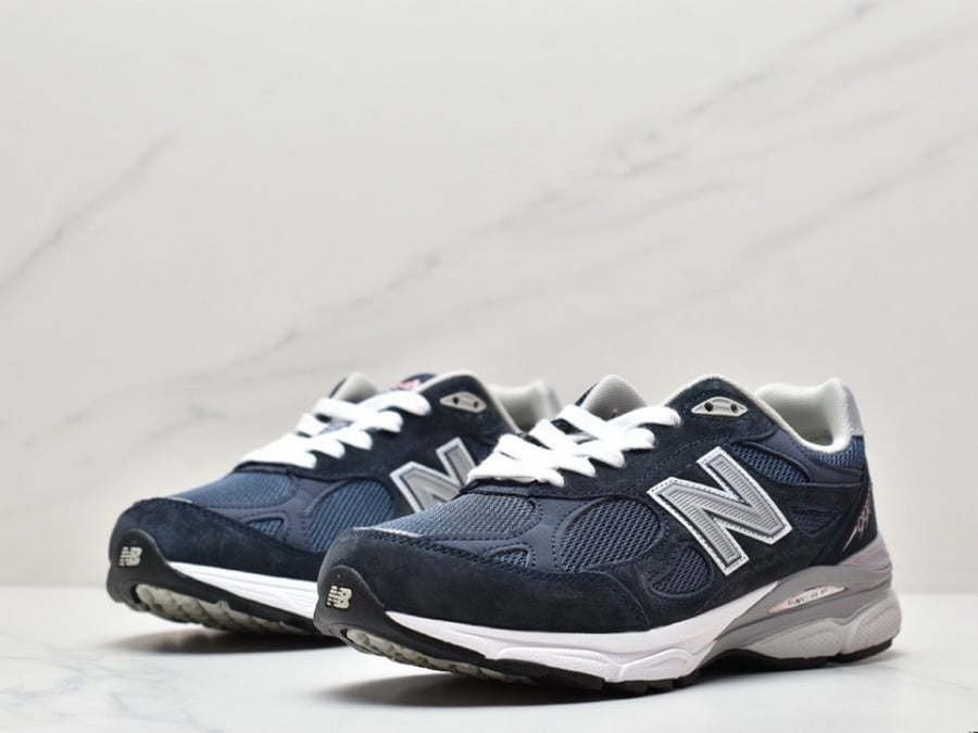 New Balance 990
