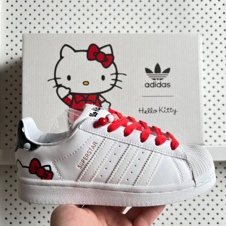 هيلو كيتي-Adidas