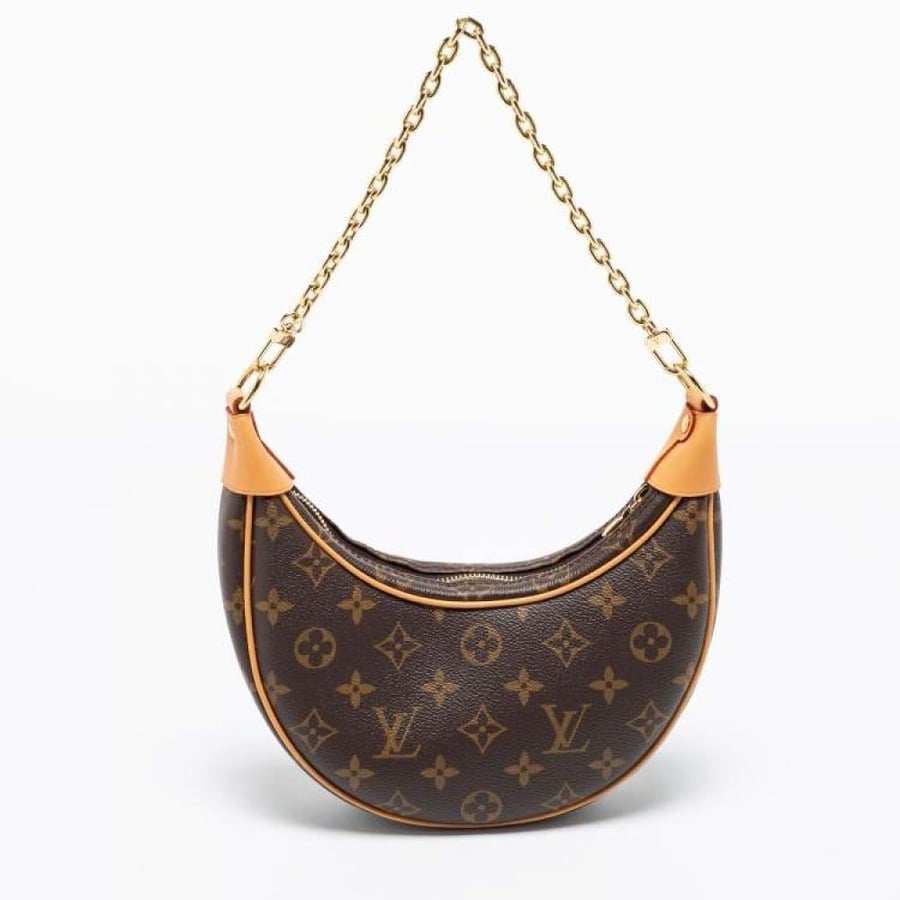 LV شنطة