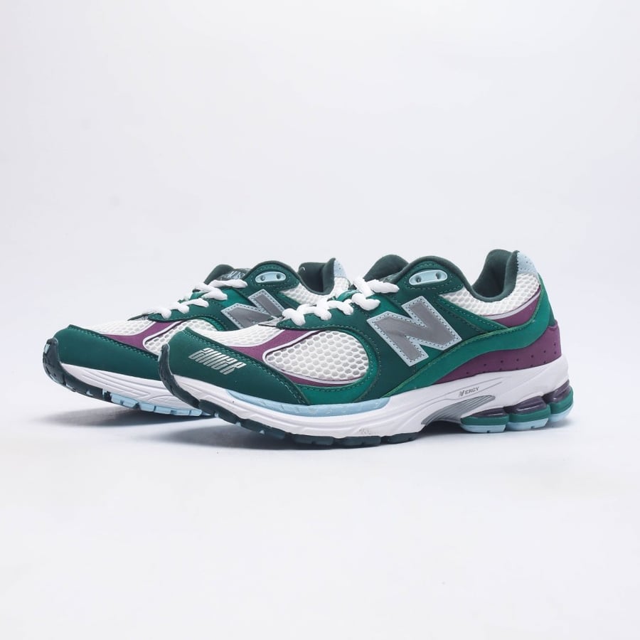 New Balance 2002R