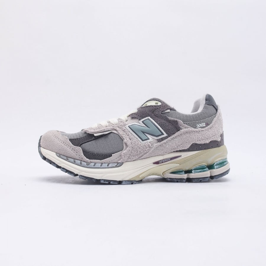 New Balance 2002R