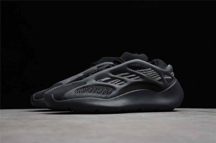Yeezy Boost 700 v3