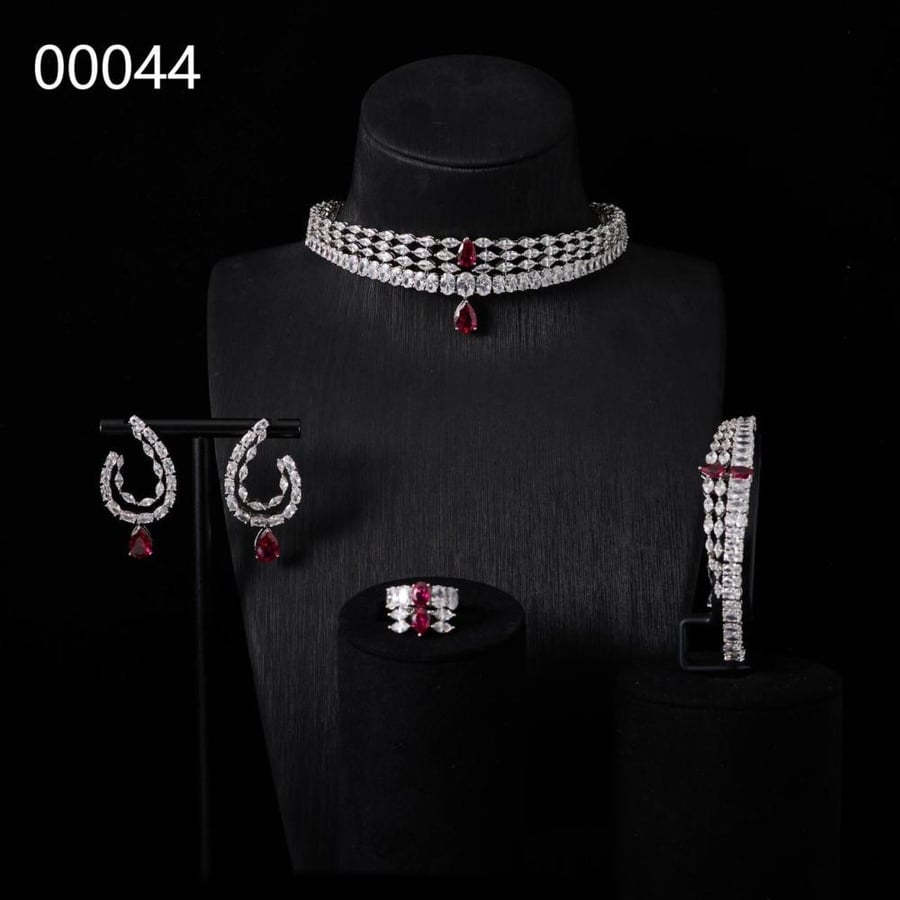 طقم راقي تشوكر