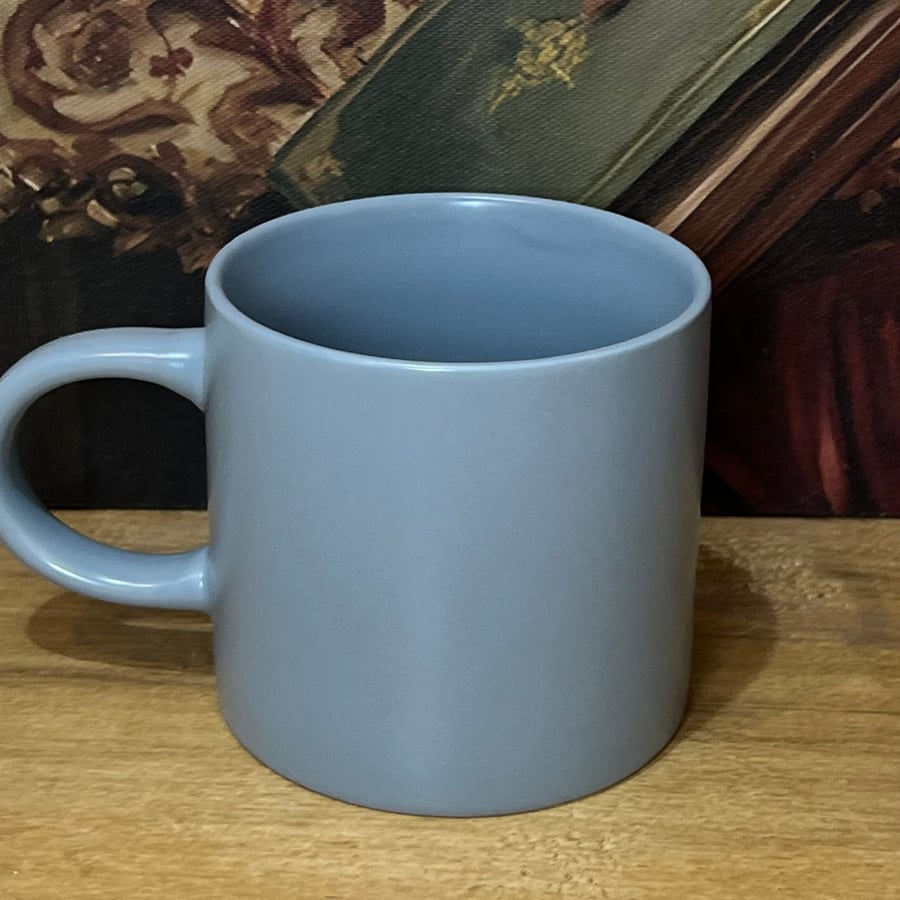 رسم على كوب من اختيارك ( لون سماوي )