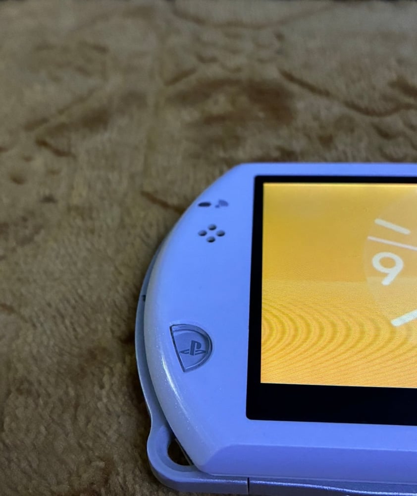 PSP GO معدل