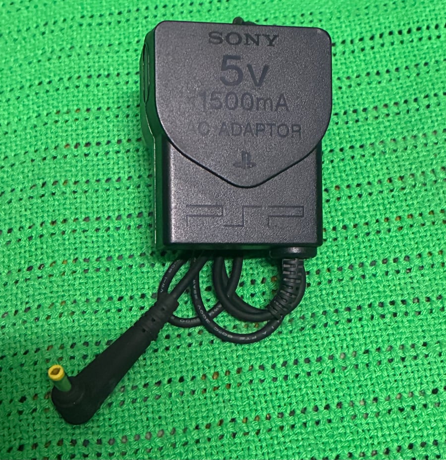 شاحن PSP ثلاثي