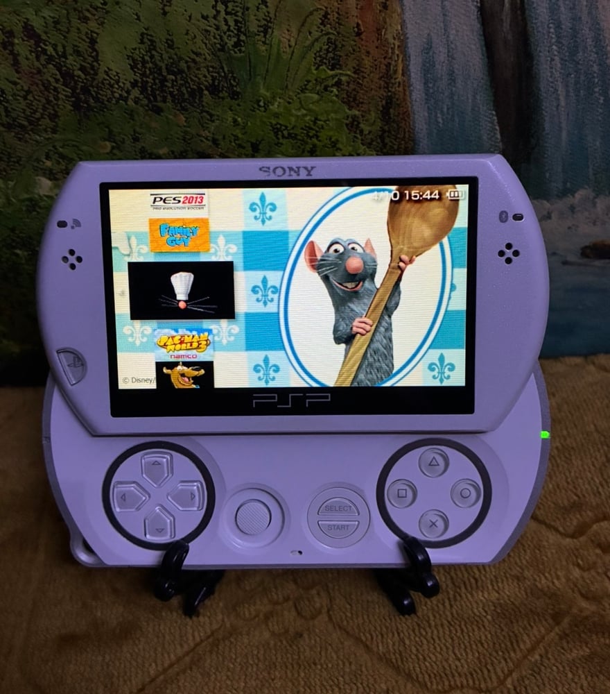 PSP GO معدل