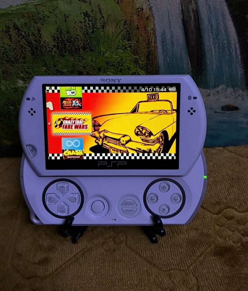 PSP GO معدل