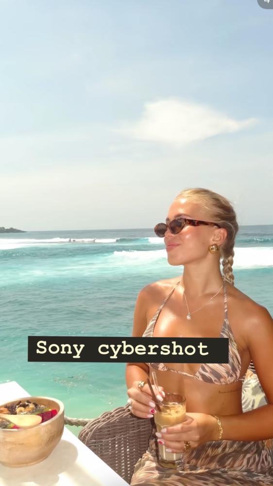 Sony cybershot in silver