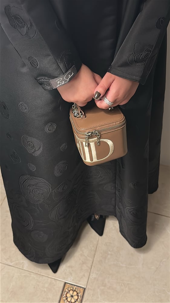 نجلاء
