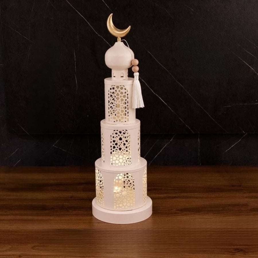 فوانيس مضيئة بتصميم أنيق تضيف روح رمضان وجمال خاص لكل زاوية
