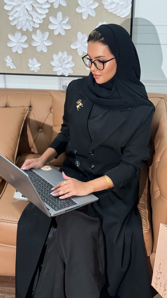 عباية بلاك رسميه فخمه راقية