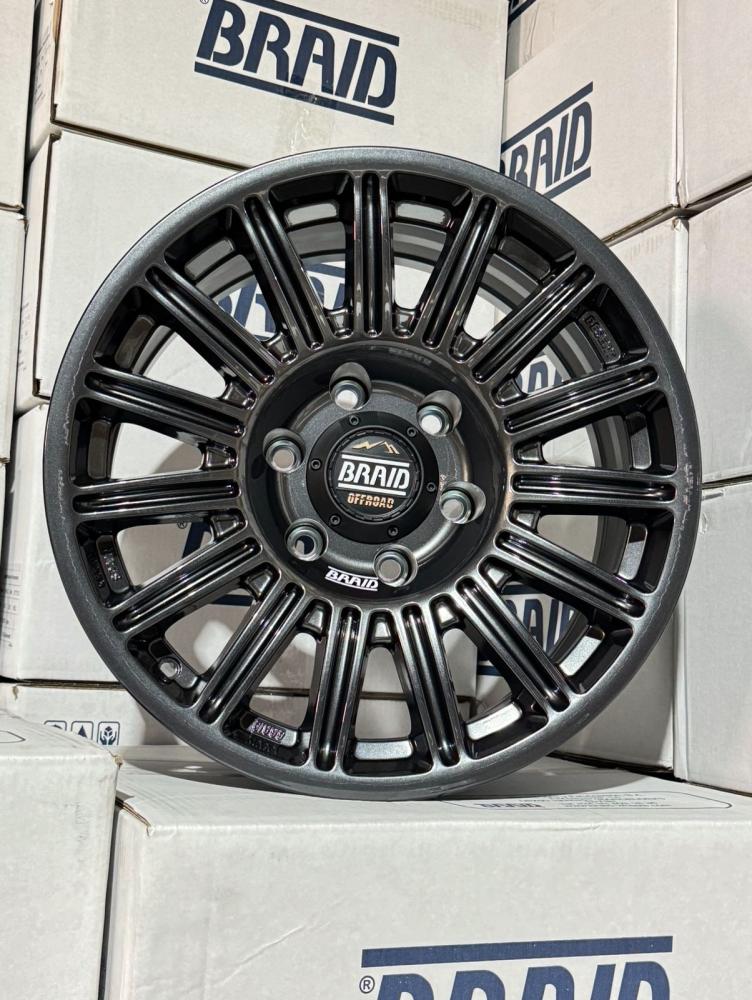 Original Pride rims size 17 Nissan Platinum and GMC