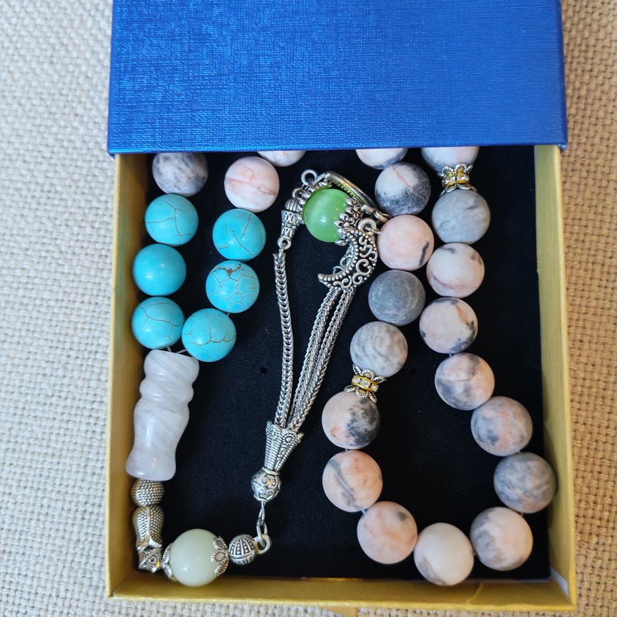 A special rosary assembled, Fairuz, with Picasso marble, a masterpiece