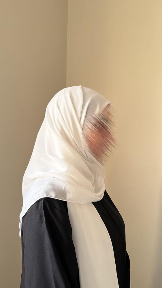 طرحة بيضاء