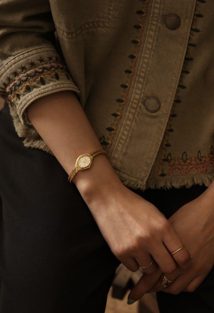 ساعه يد ماركة carvelle by bulova