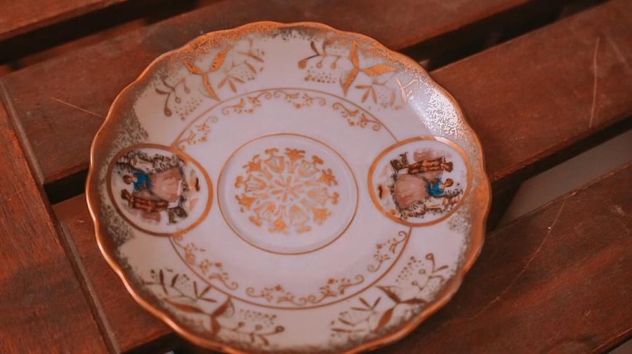 كوب عتيق وأنيق من تصميم Royal CHINAIT