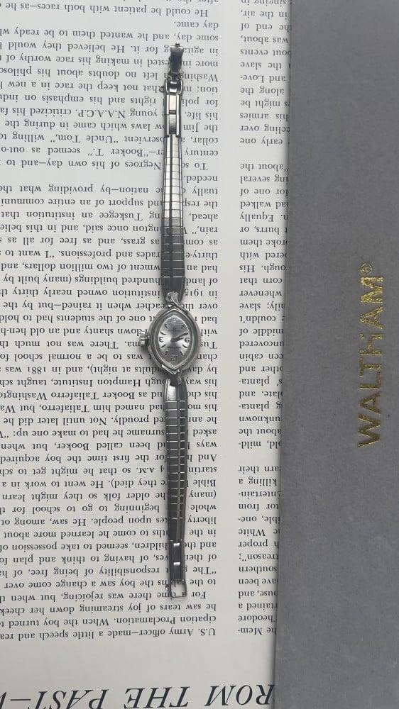 ساعة من Waltham من العام ١٩٦٠