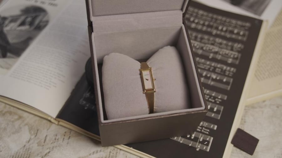 Gucci swiss gold