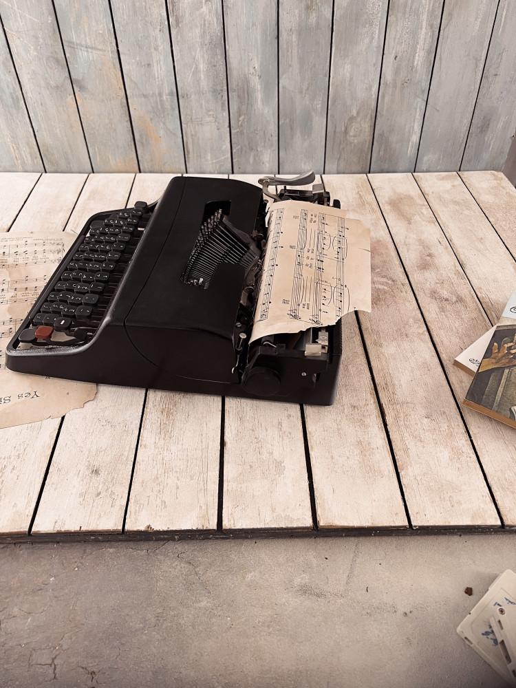 Olivetti Lettera 32
