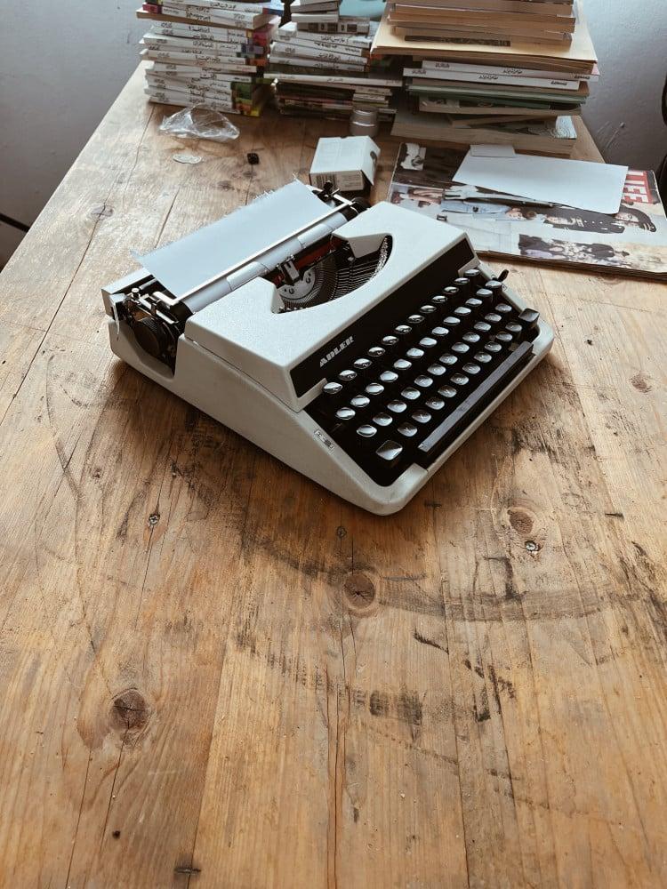 Adler t