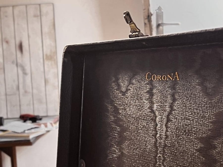 Corona typewriter