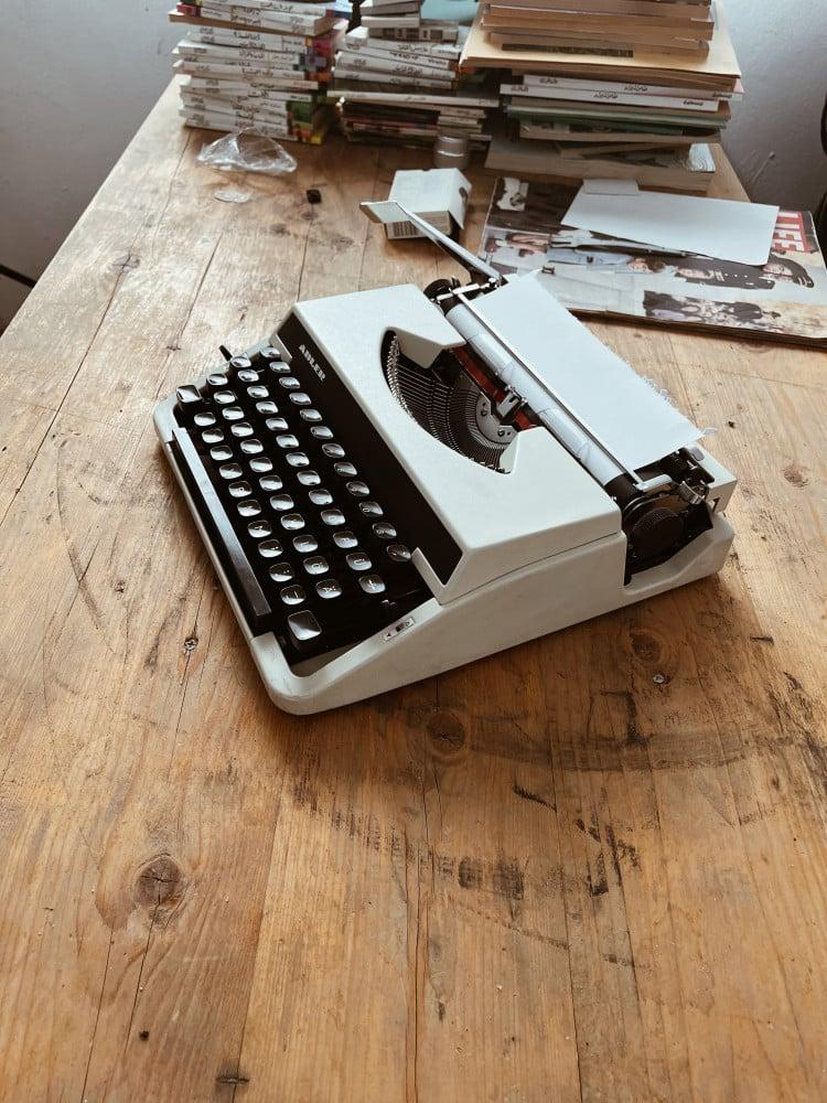 Adler t