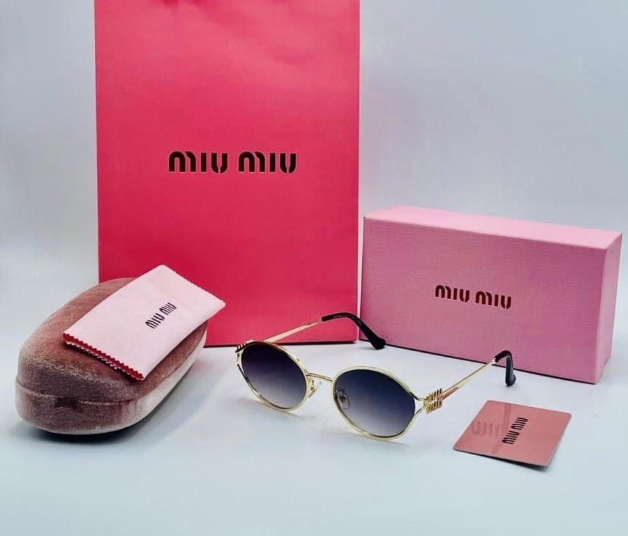 نظارة Miu Miu اسود اطار ذهبي