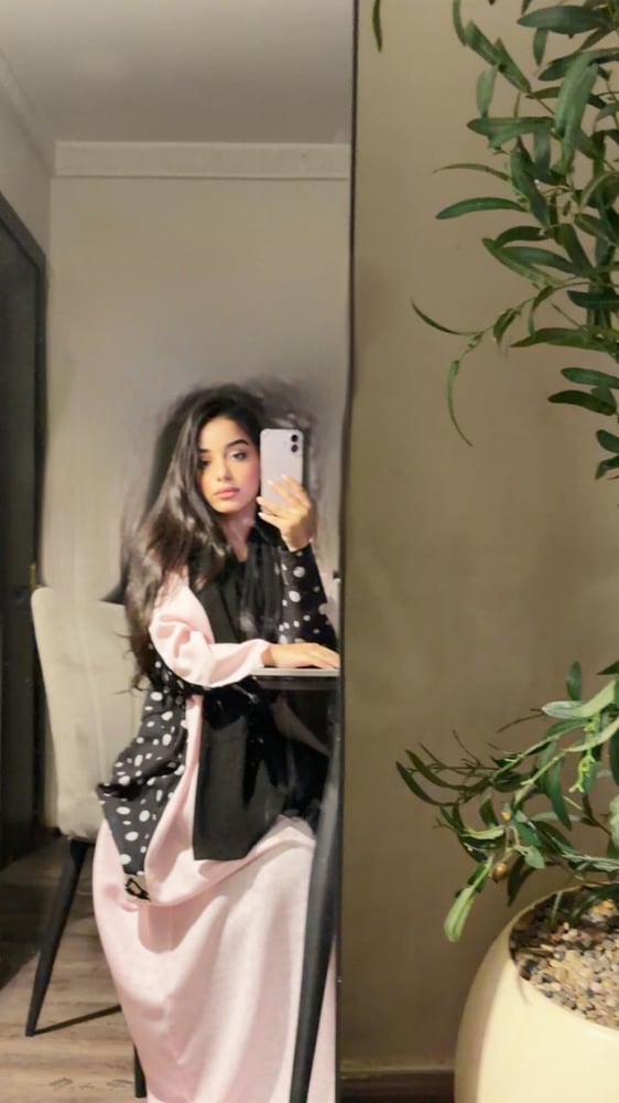 عباية لمسة وردية