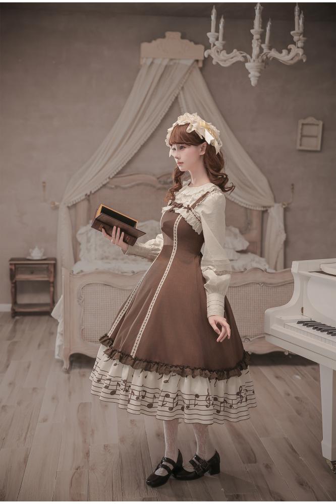 【With Puji】【وقت العزف】 تصميم أصلي من WithPuji - فستان لوليتا JSK مع حمالات قابلة للتقصير والتطويل، وحافة مطوية (كشكش) ومطبوعات لخريف السنة.