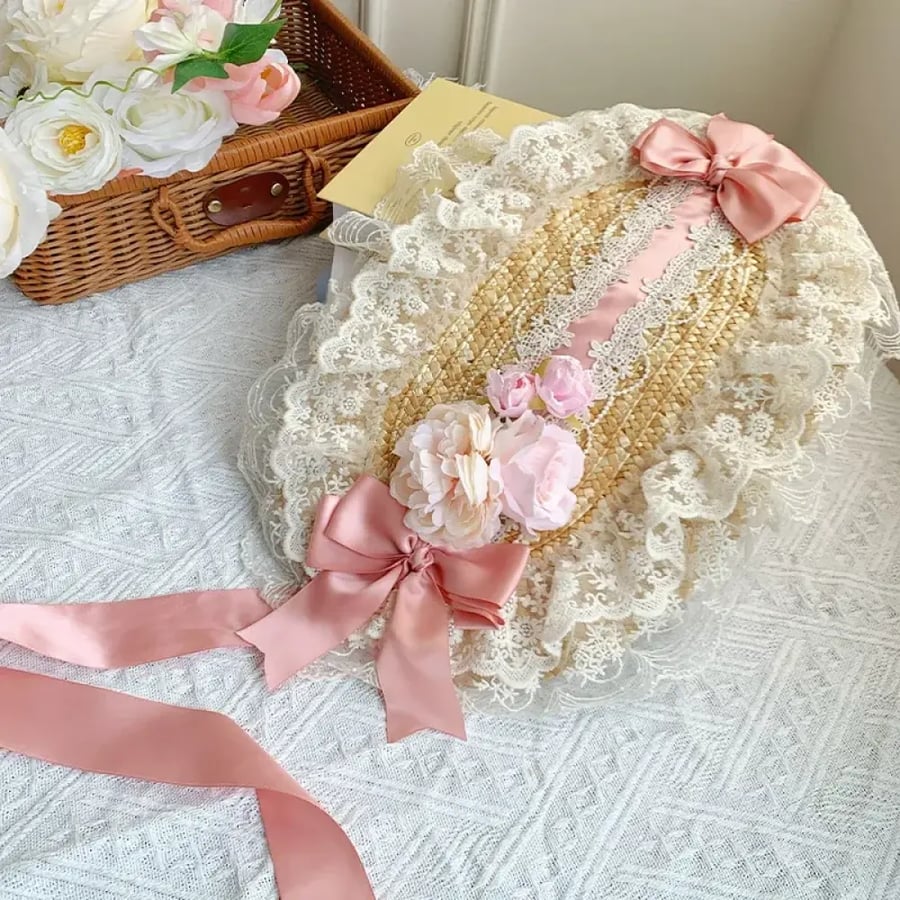 【With Puji】 قبعة قش مسطحة بنمط ريفي متعددة الألوان مزينة بدانتيل وفيونكة، إكسسوار شعر.