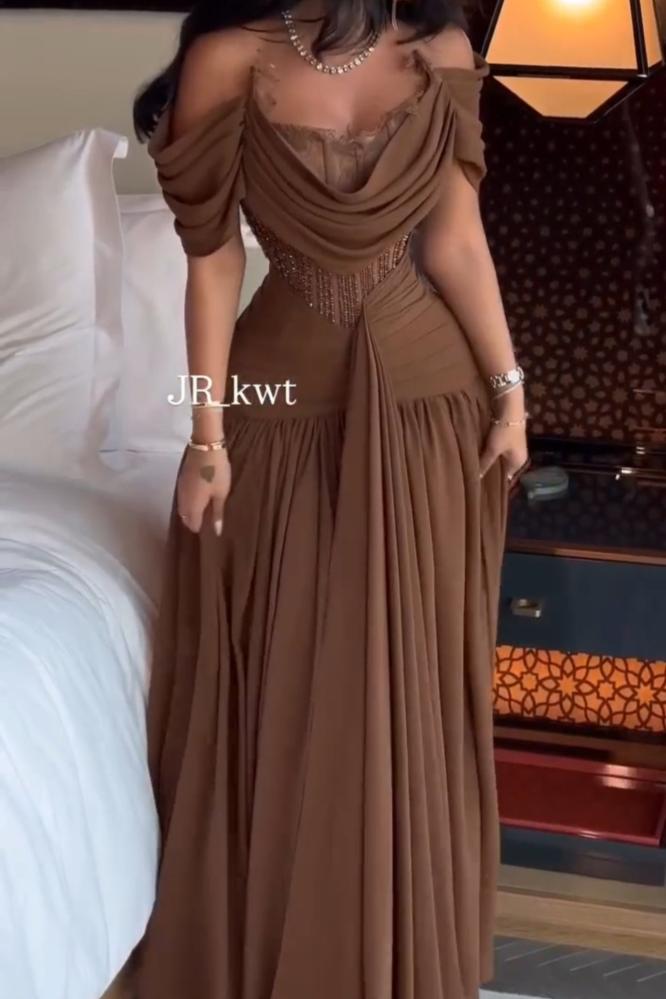 فستان بني اوف شولدر