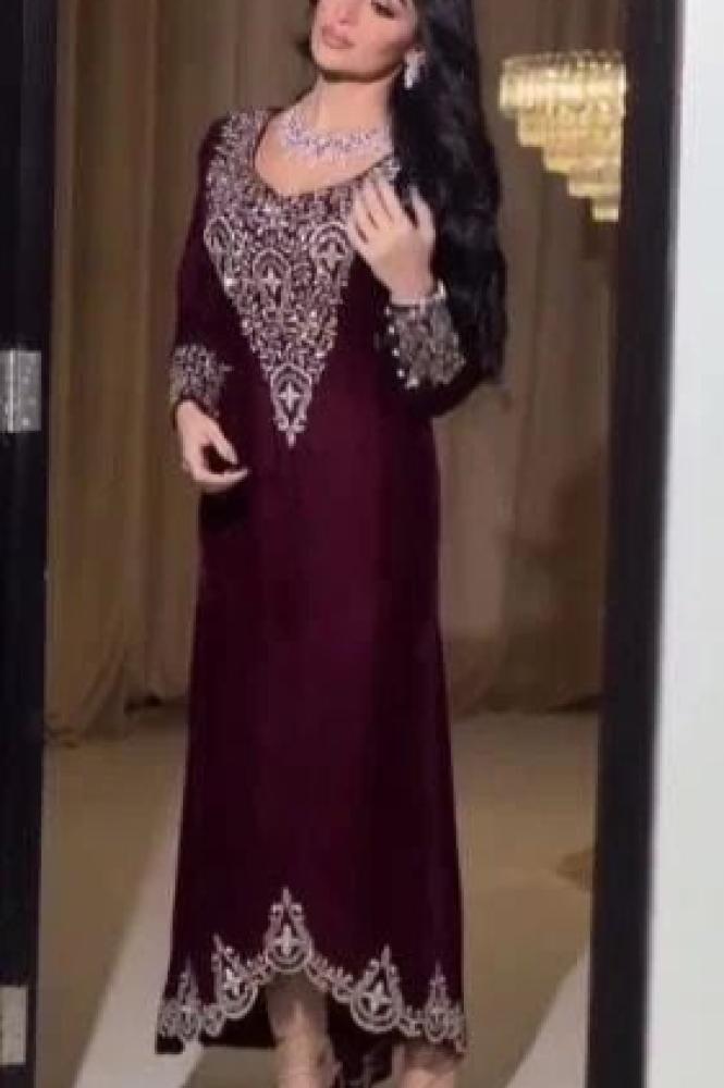 فستان بورغندي تطريز كرستال