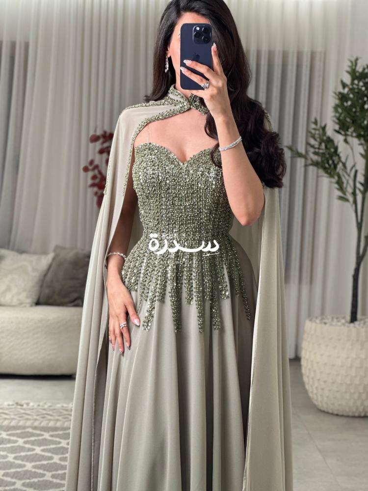 فستان تل بتطريز مميز